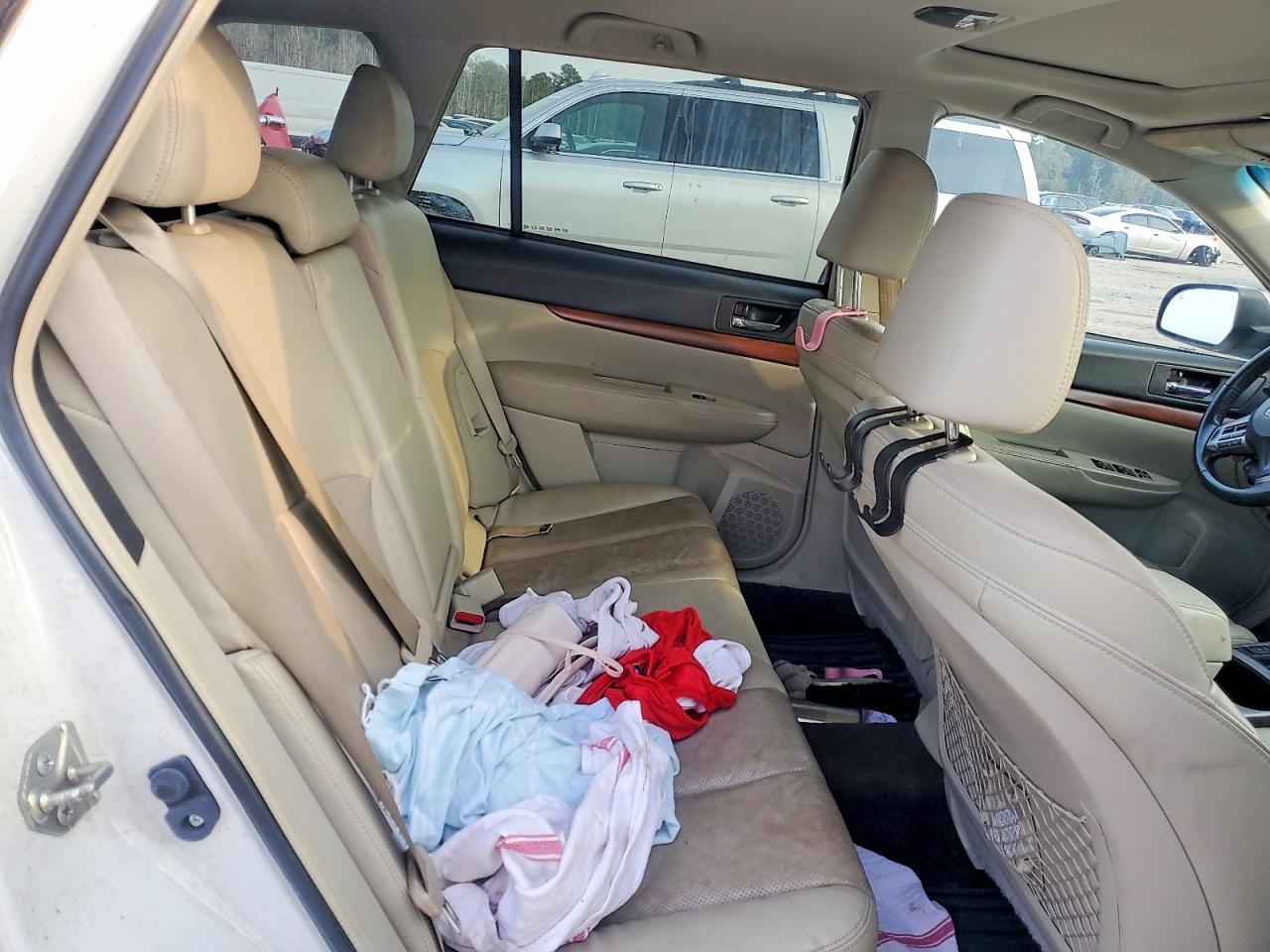 2014 SUBARU Outback