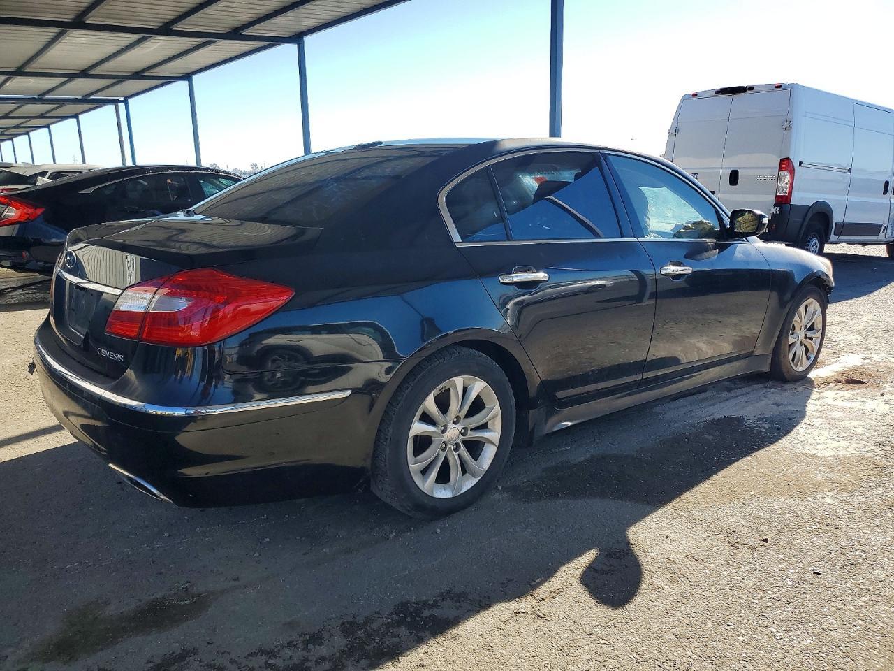 2012 HYUNDAI GENESIS