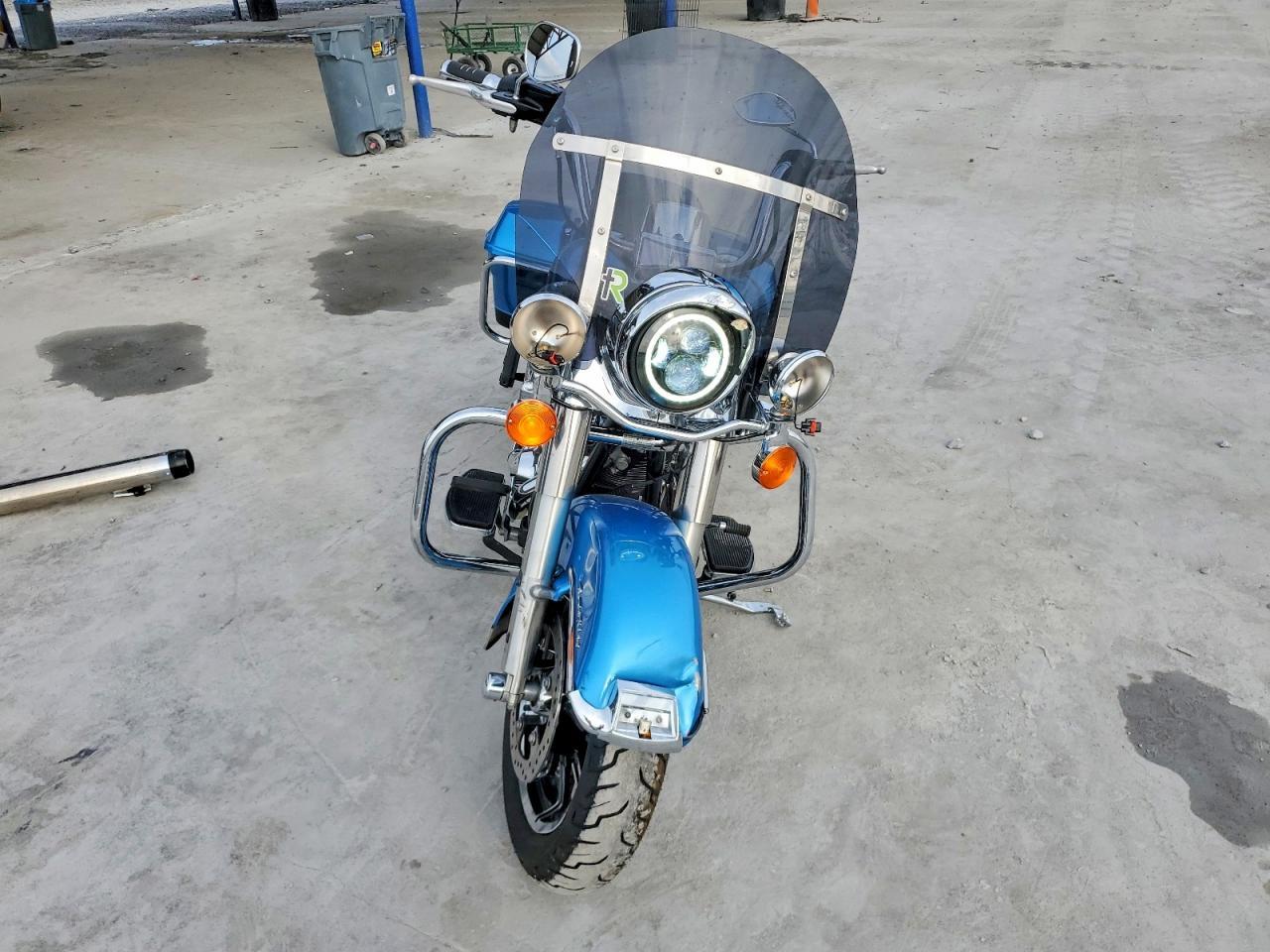 2011 HARLEY-DAVIDSON Flhr