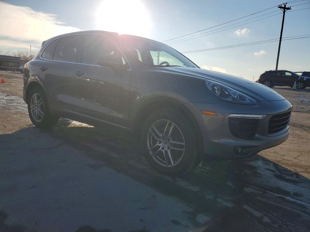 2017 PORSCHE CAYENNE