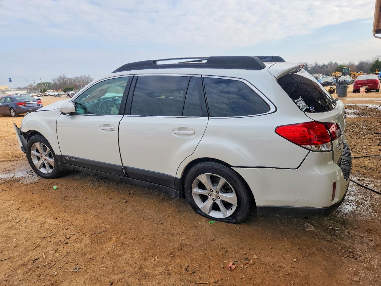 2013 SUBARU Outback