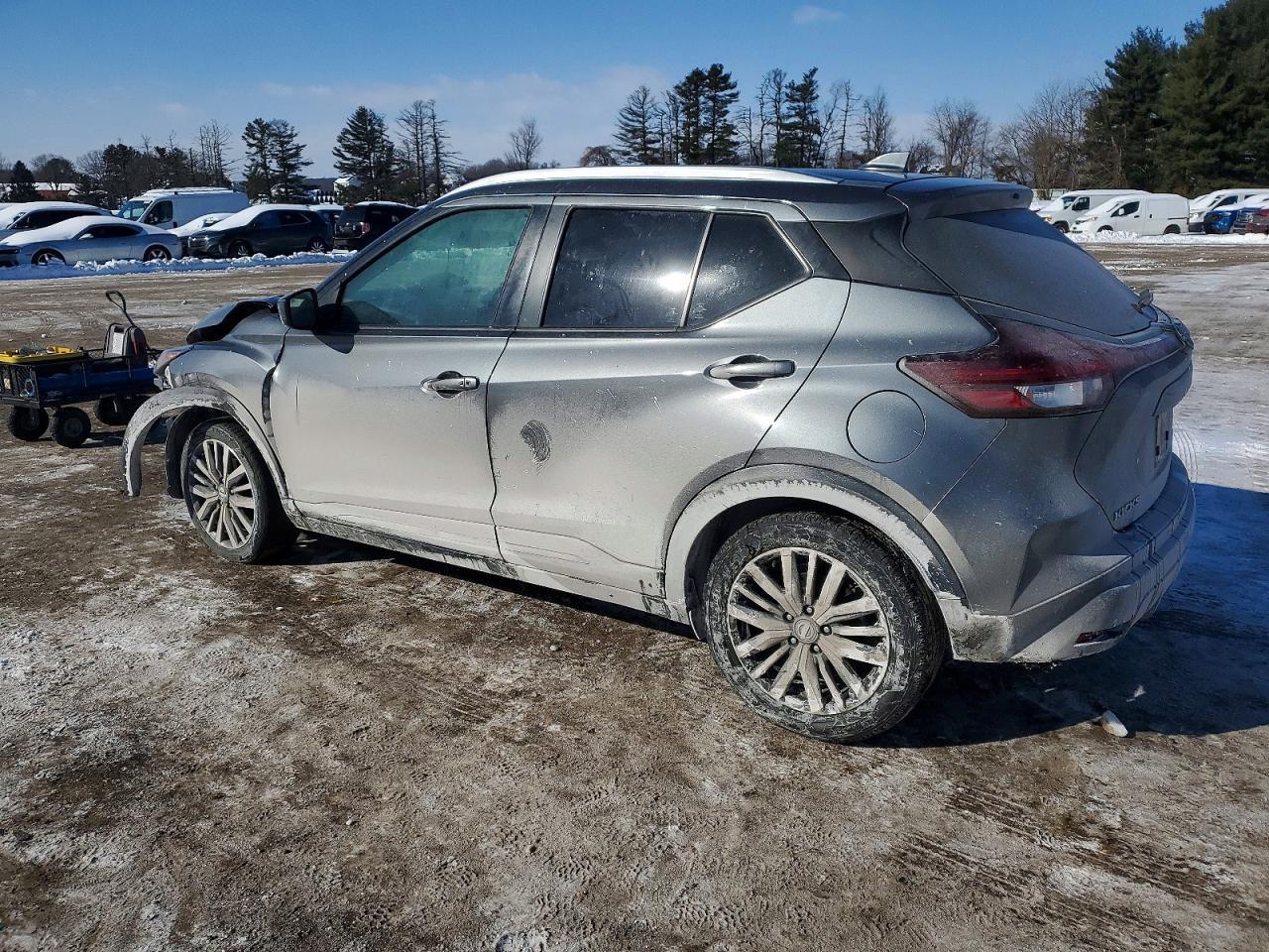 2022 NISSAN KICKS