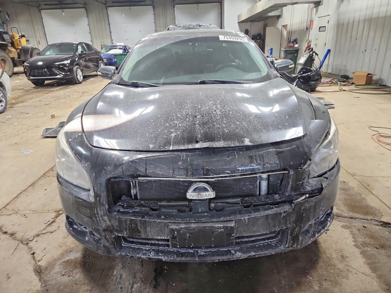 2014 NISSAN Maxima