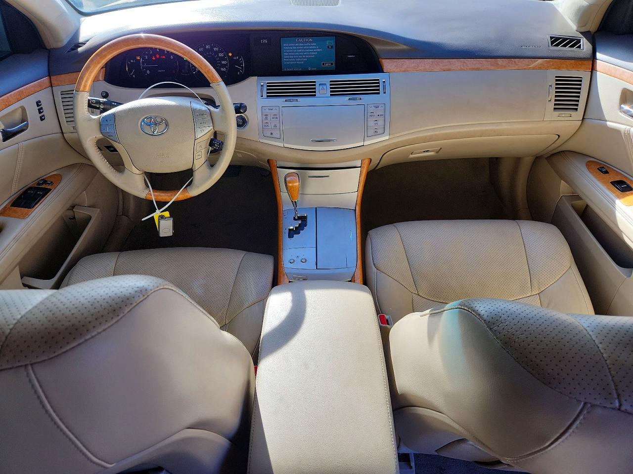 2005 TOYOTA Avalon