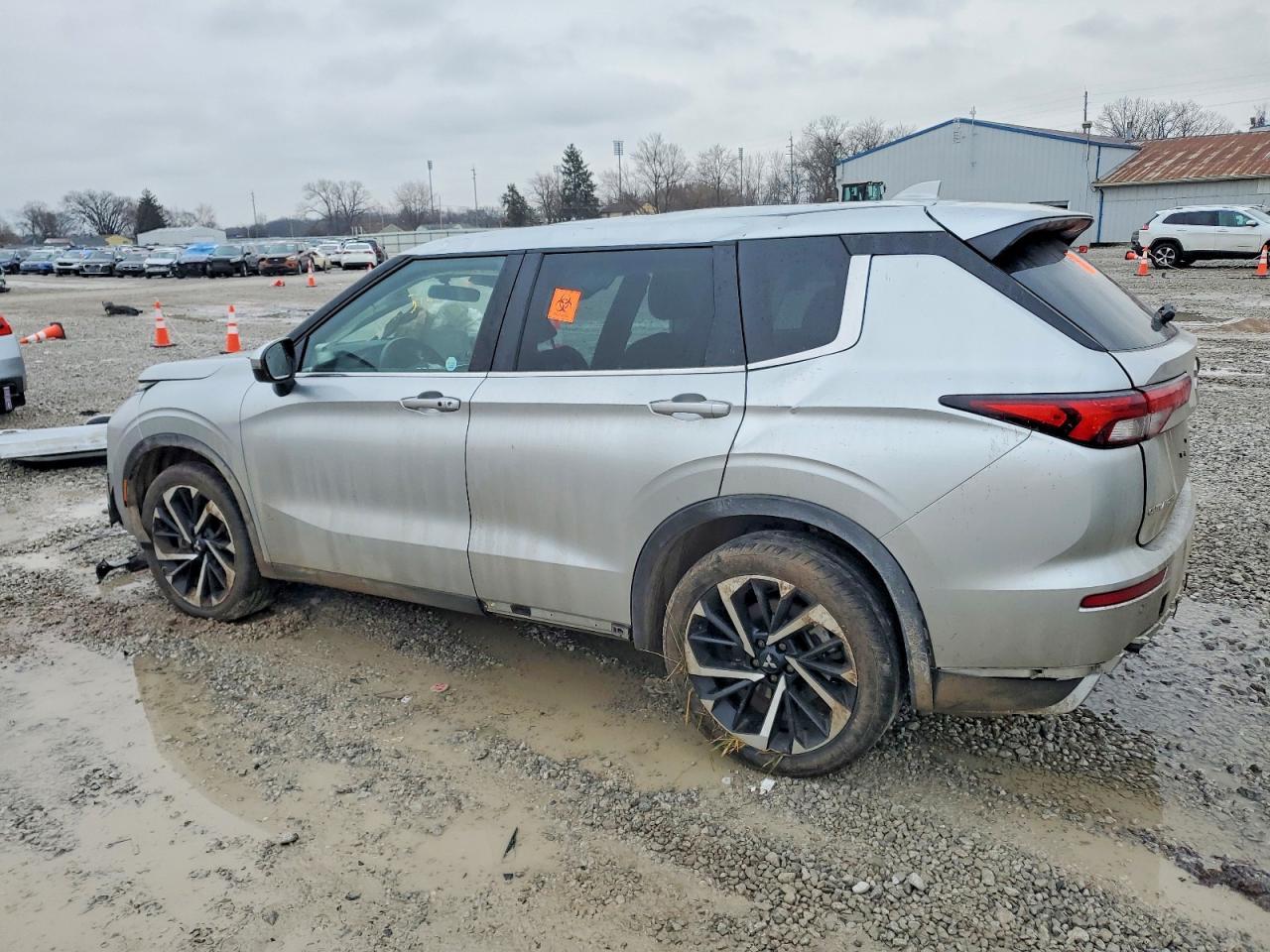 2023 MITSUBISHI outlander
