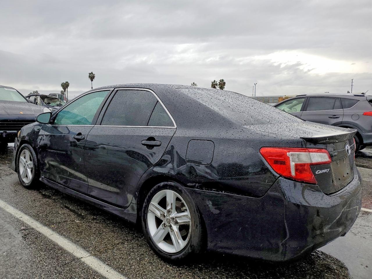 2014 TOYOTA CAMRY