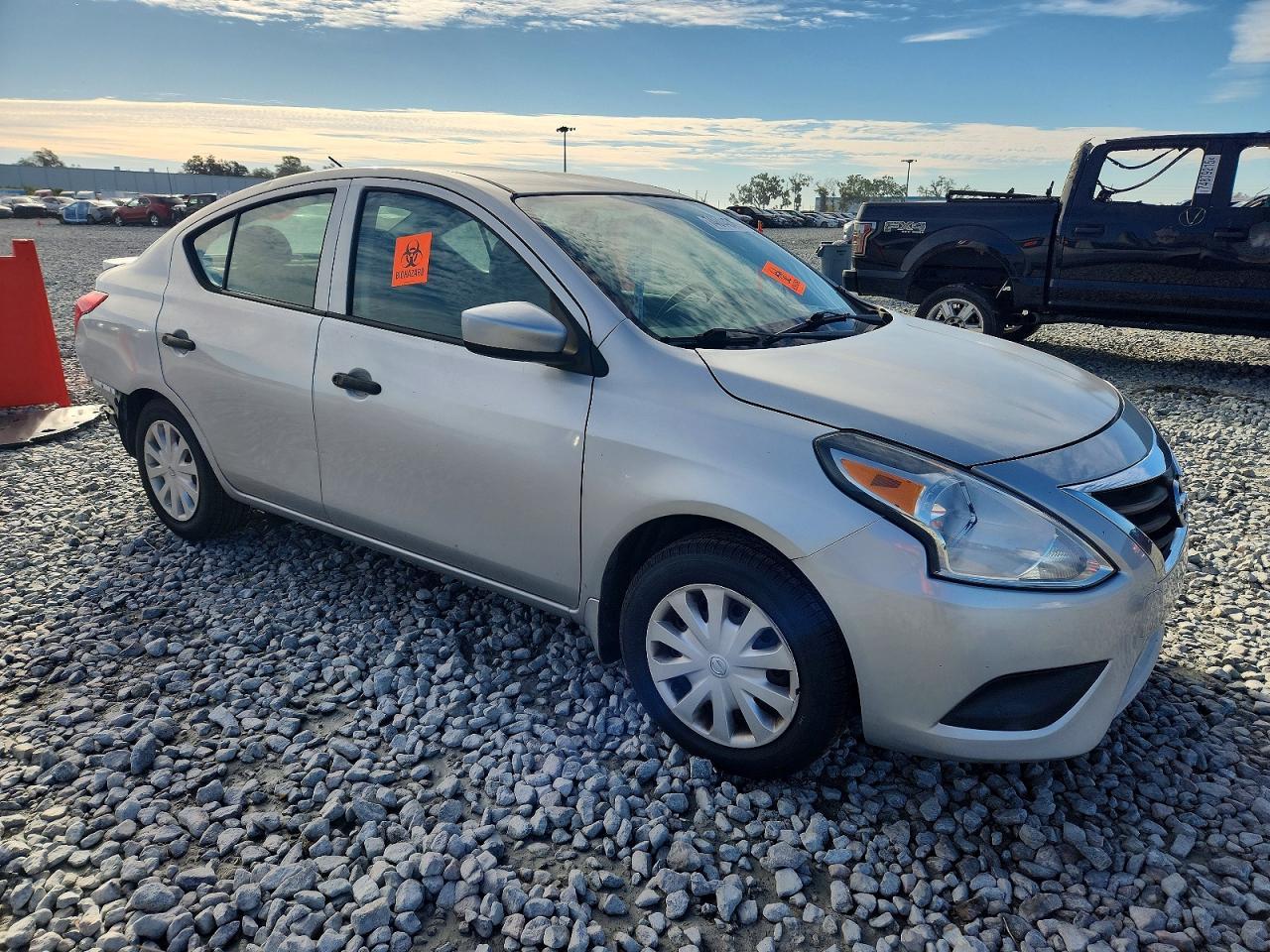 2017 NISSAN VERSA