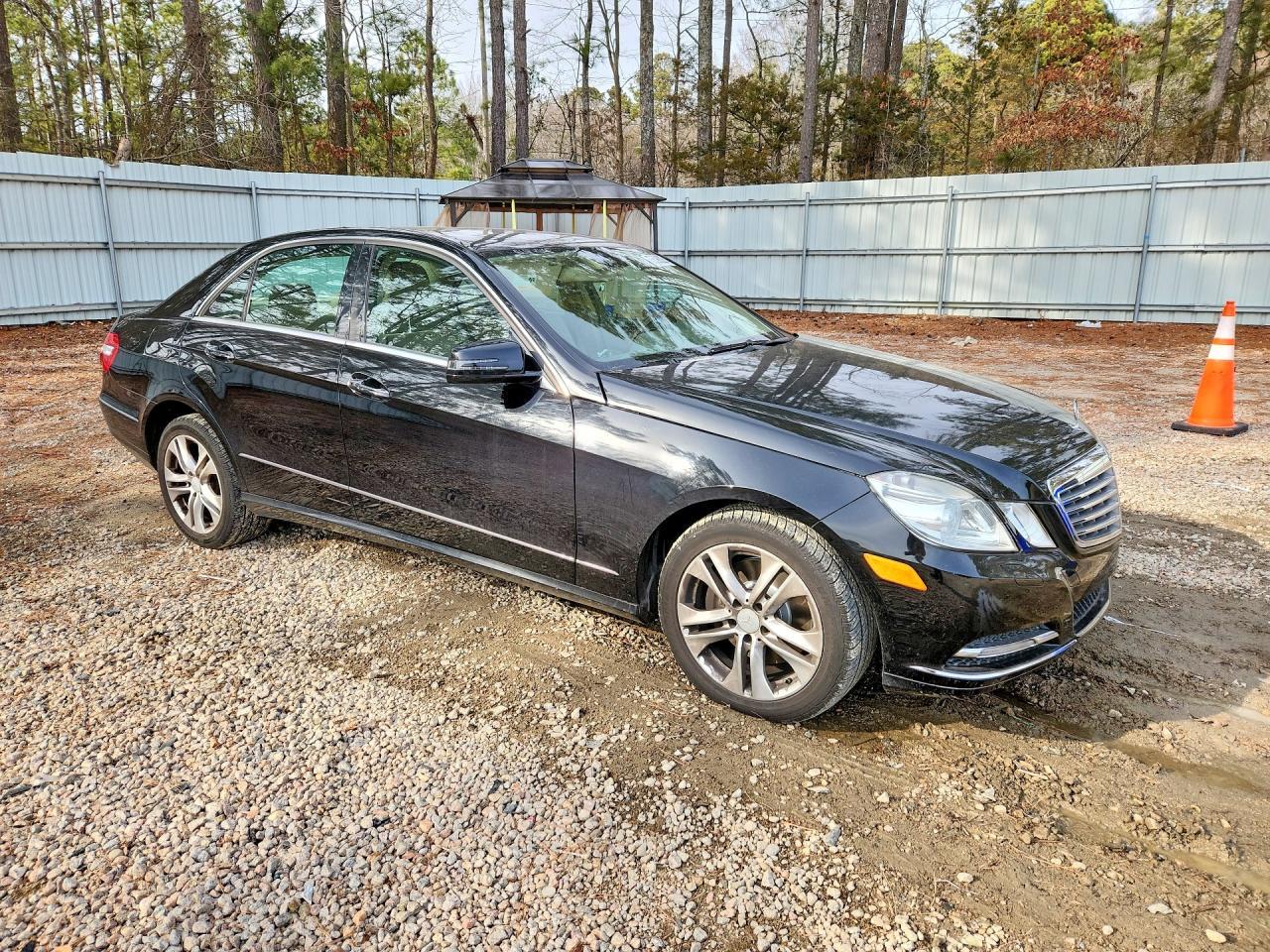 2011 MERCEDES-BENZ E-Class