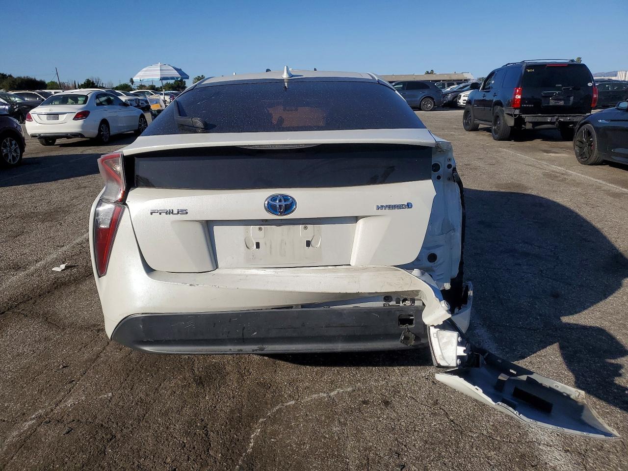 2016 TOYOTA PRIUS