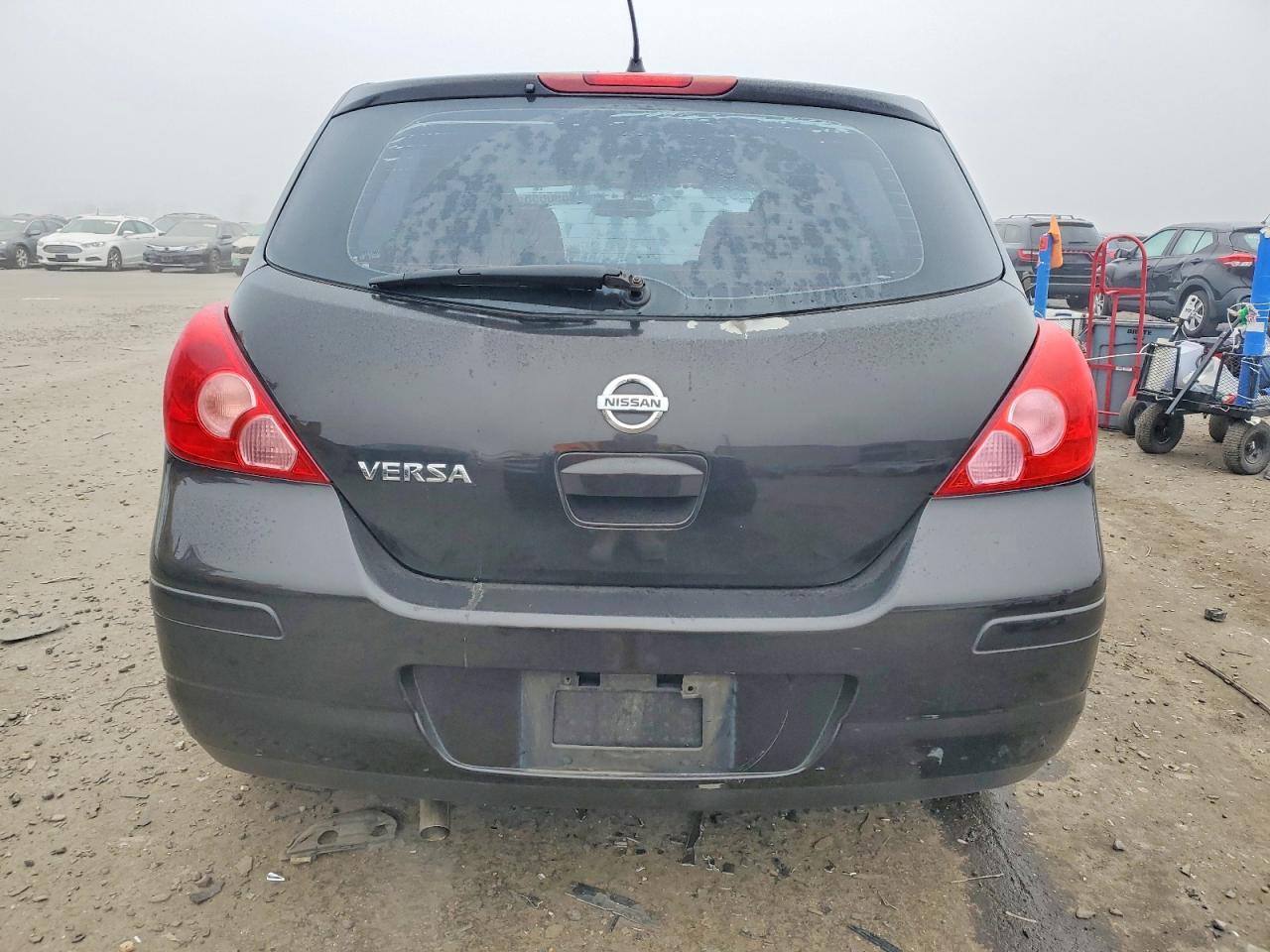 2011 NISSAN VERSA