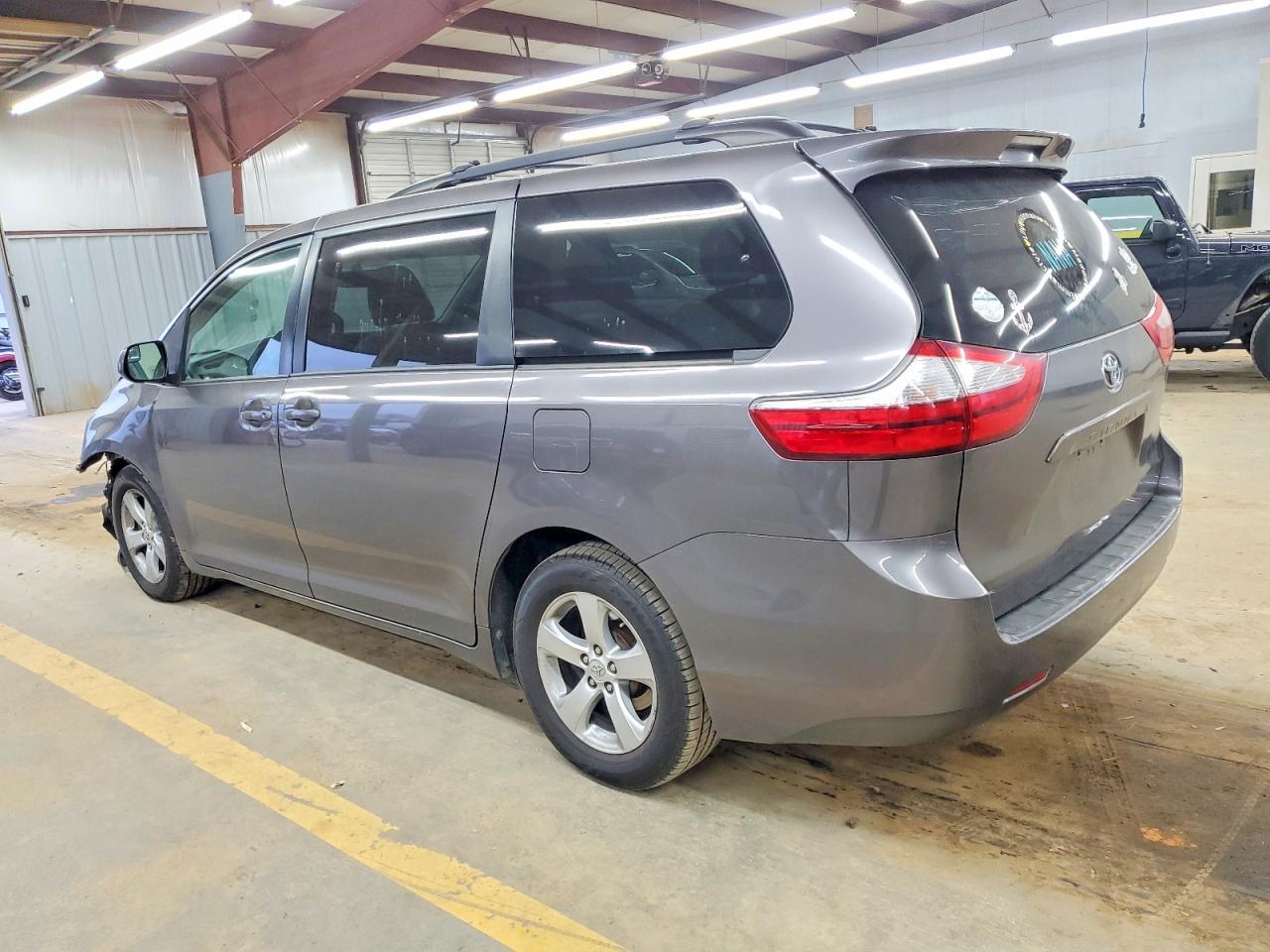 2017 TOYOTA SIENNA