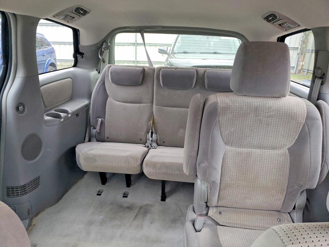 2010 TOYOTA SIENNA