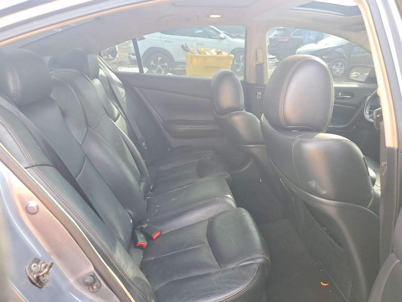 2010 NISSAN Maxima