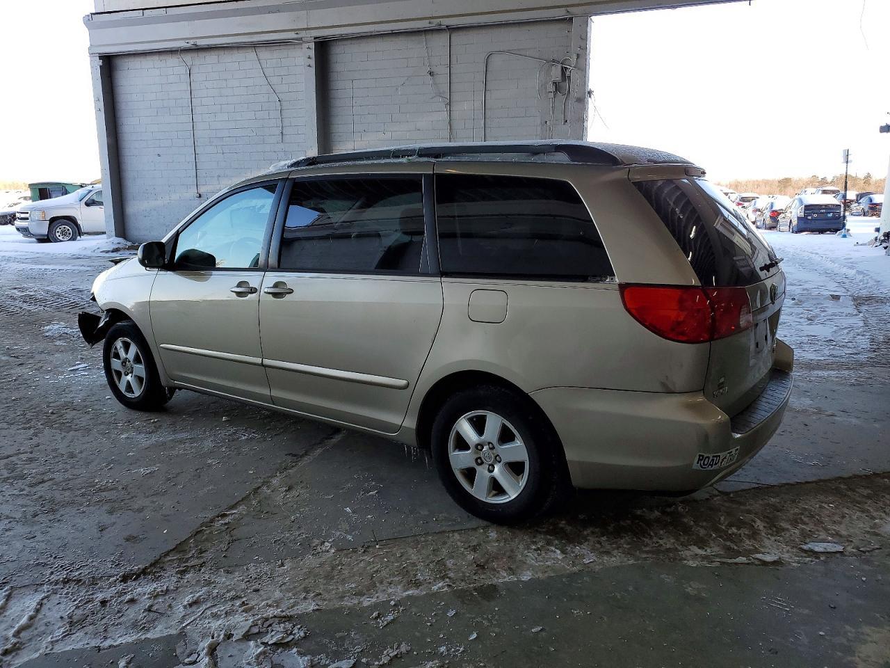 2006 TOYOTA SIENNA