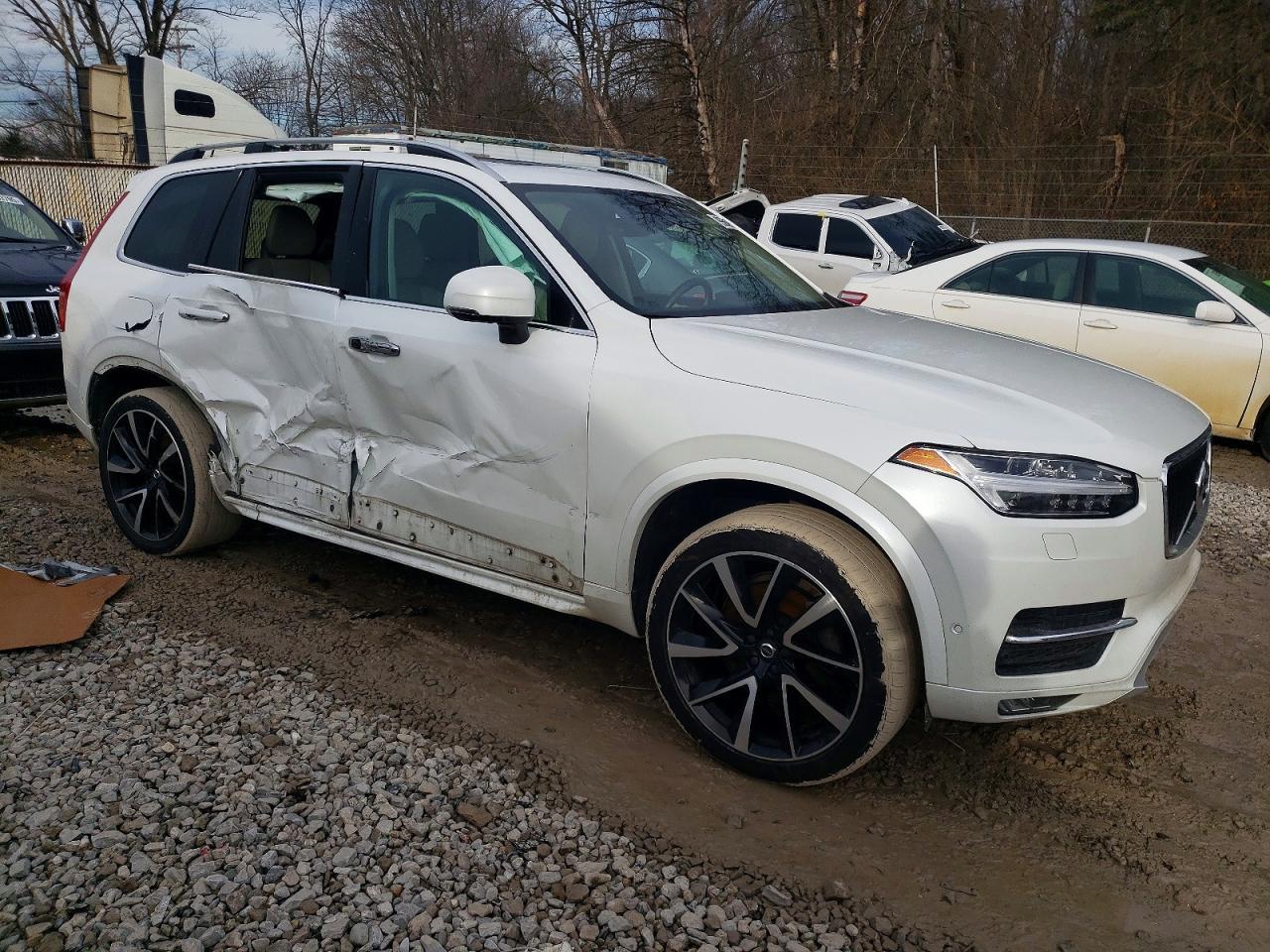 2018 VOLVO XC90