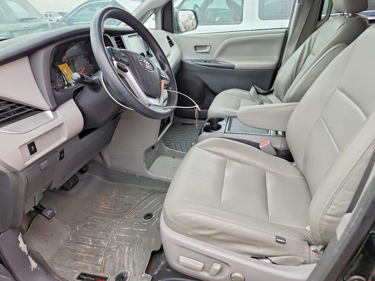 2017 TOYOTA SIENNA