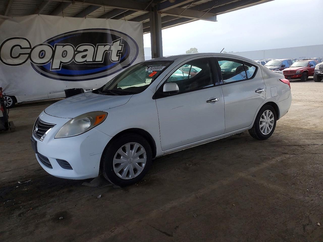 2014 NISSAN VERSA