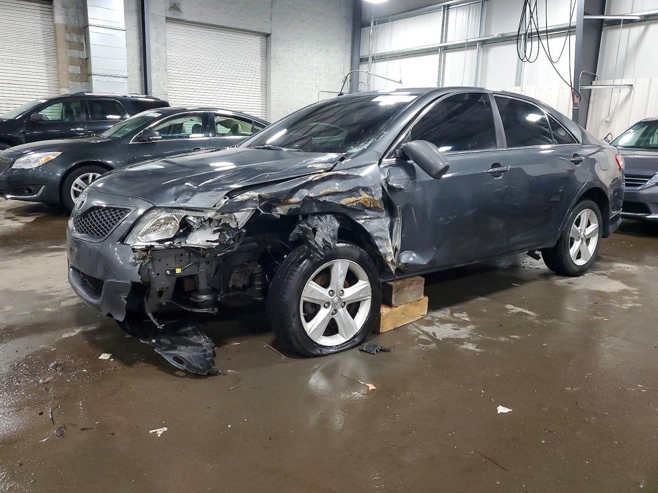 2010 TOYOTA CAMRY