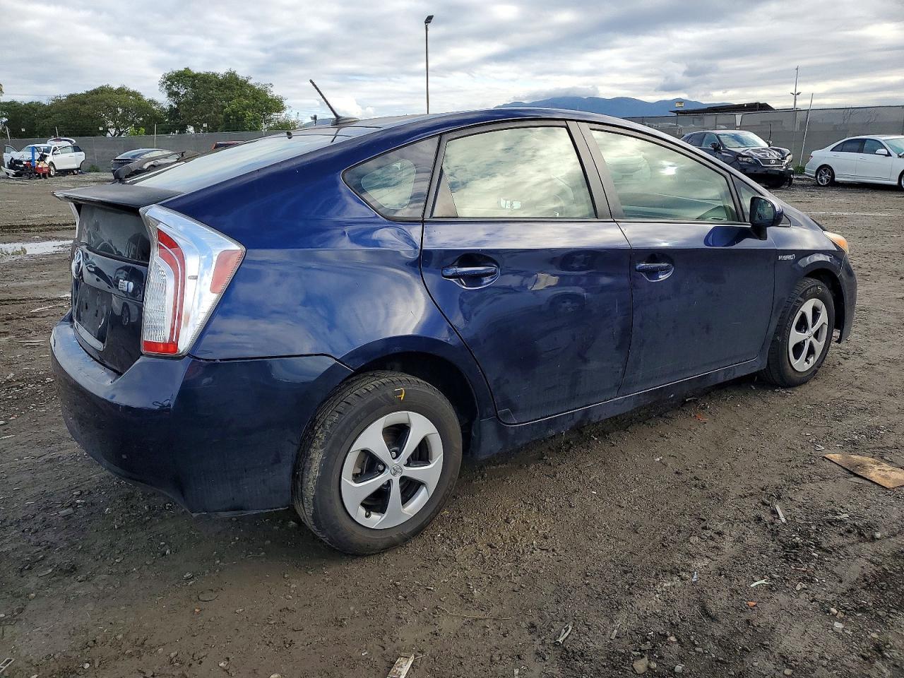 2013 TOYOTA PRIUS