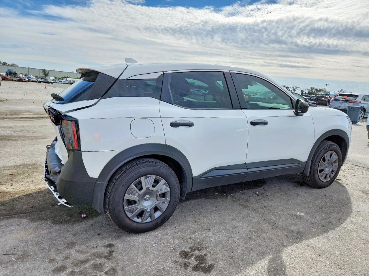 2025 NISSAN KICKS