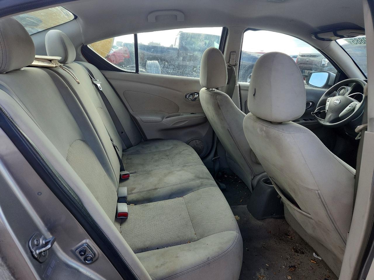 2015 NISSAN VERSA