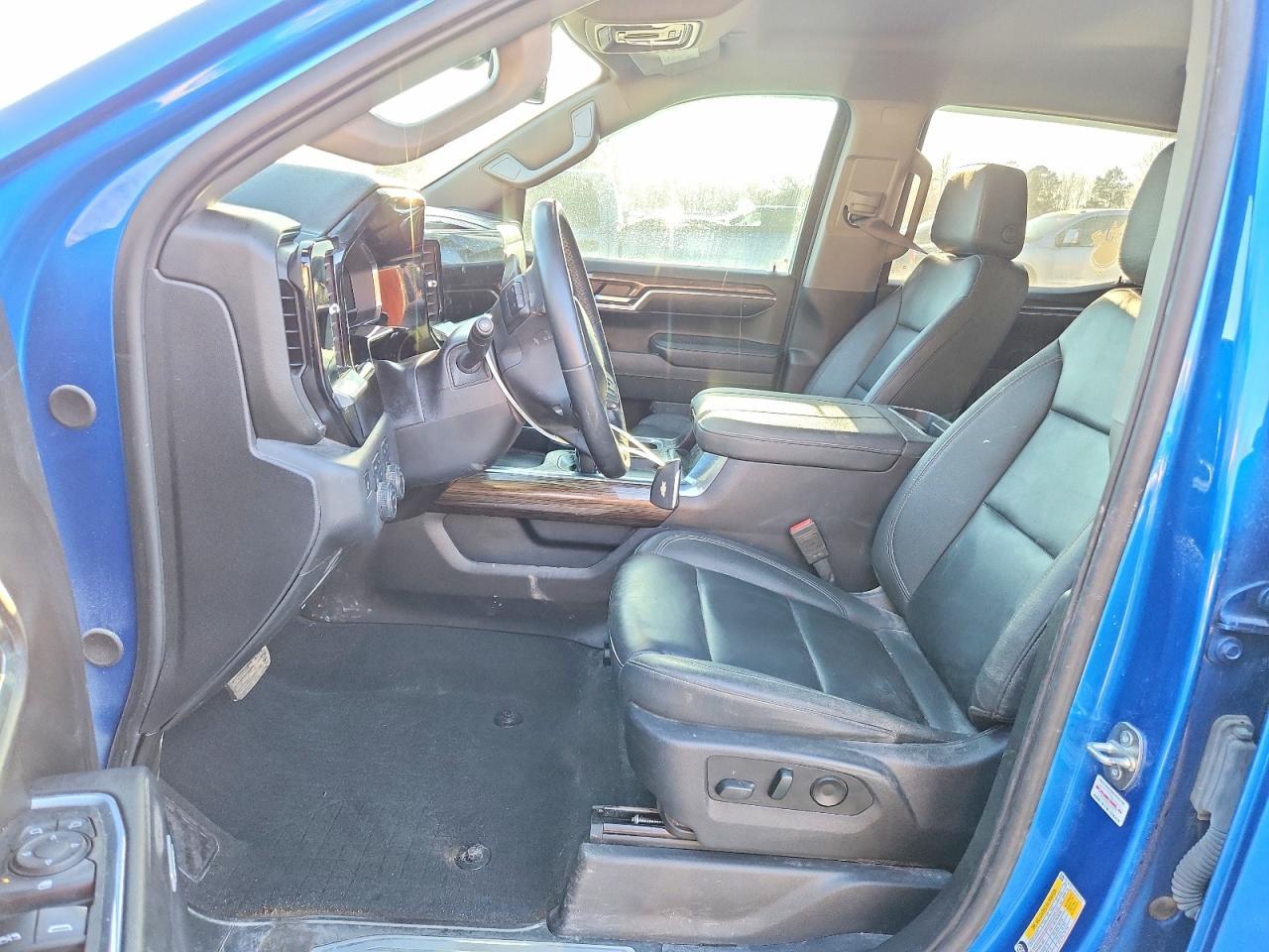 2024 CHEVROLET Silverado