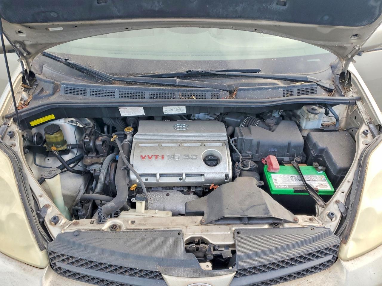 2004 TOYOTA SIENNA