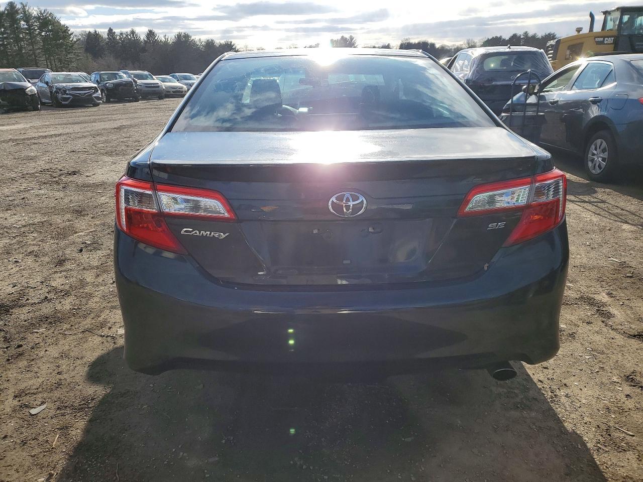 2014 TOYOTA CAMRY