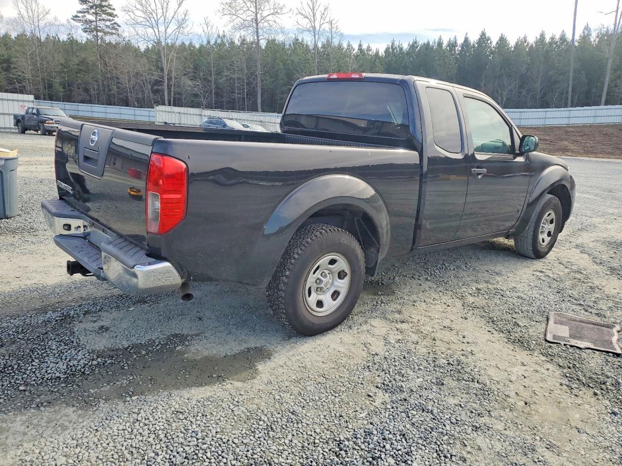2012 NISSAN Frontier