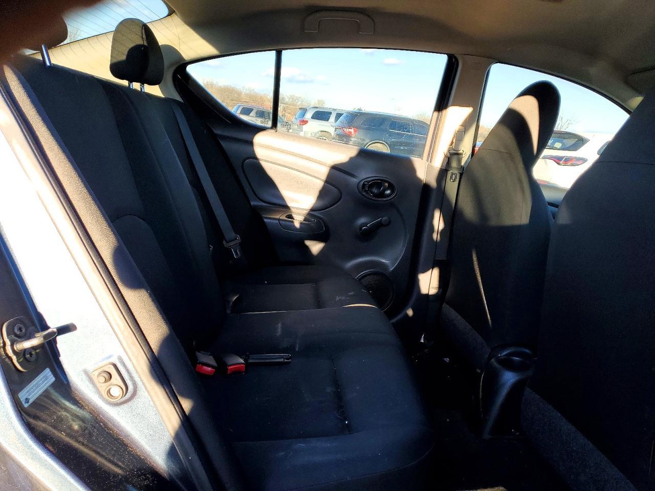 2015 NISSAN VERSA