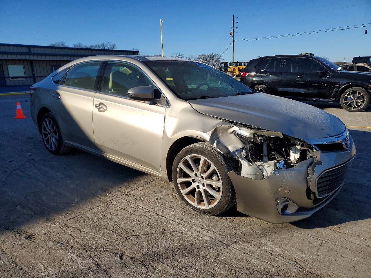 2013 TOYOTA Avalon