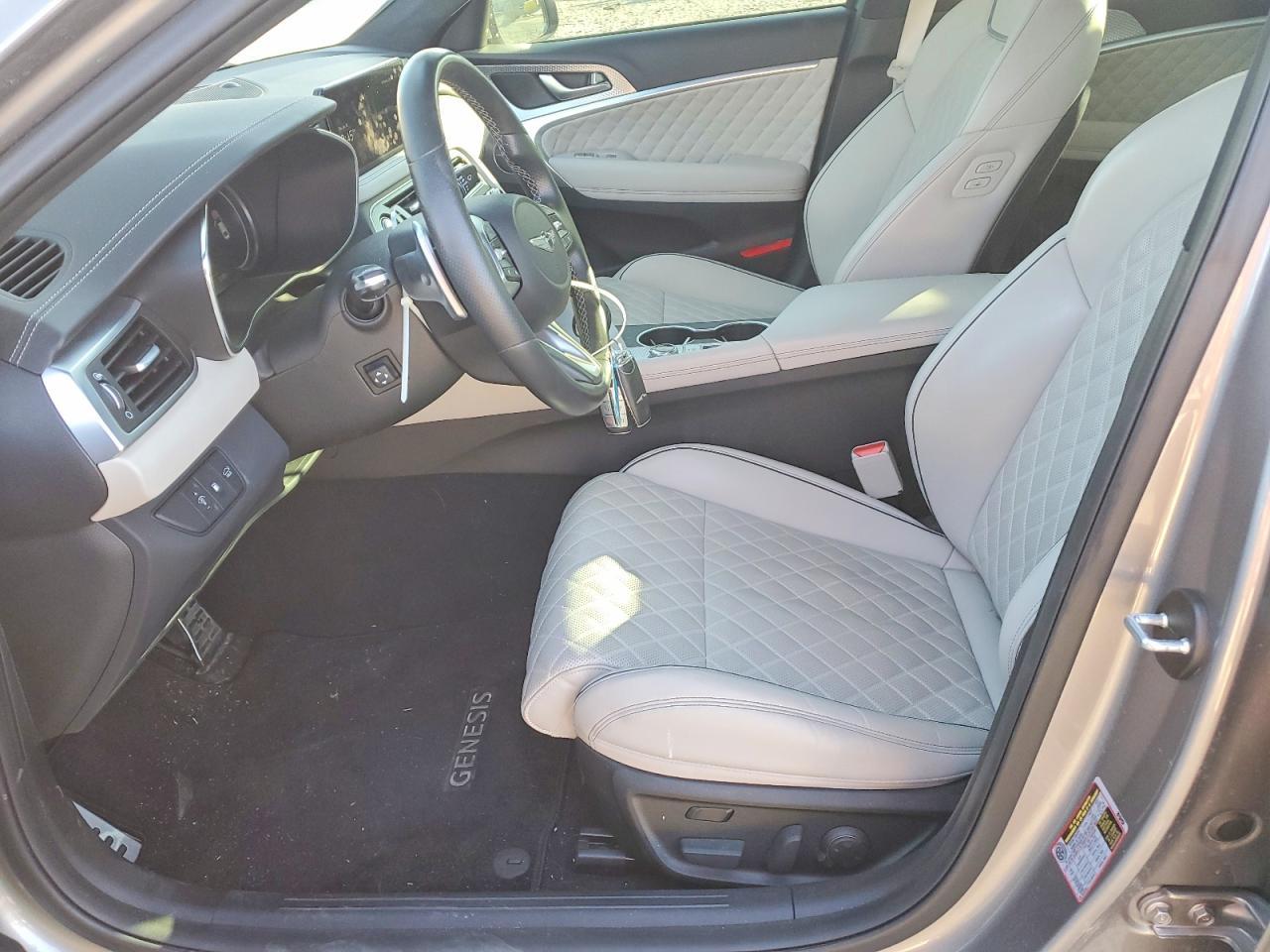 2023 GENESIS G70