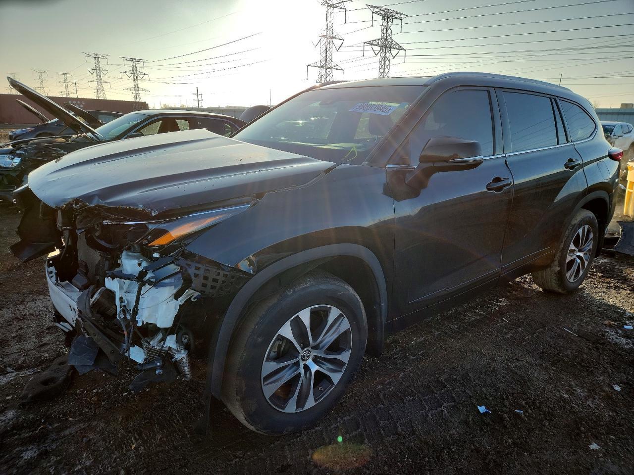 2022 TOYOTA HIGHLANDER