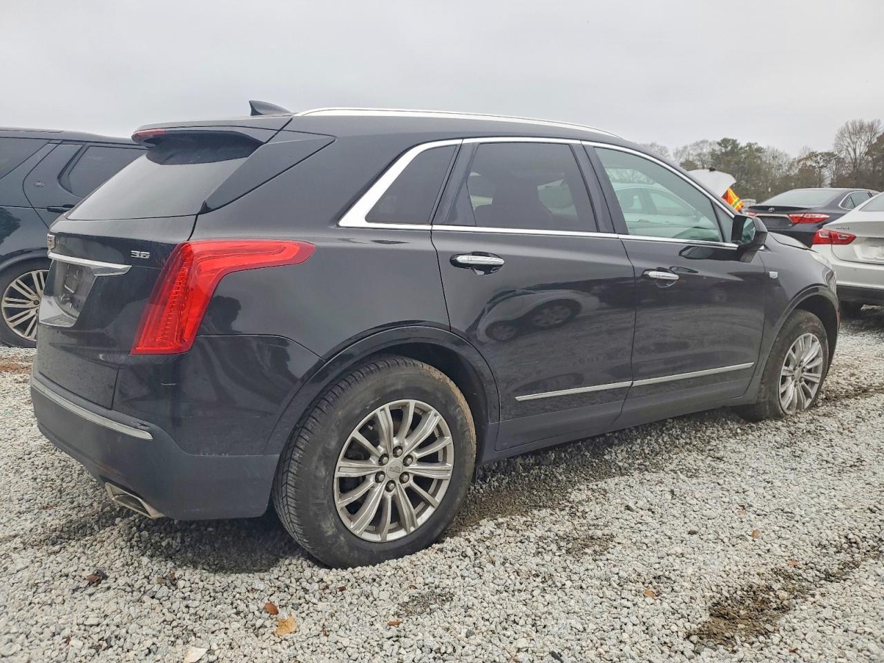 2017 CADILLAC XT5
