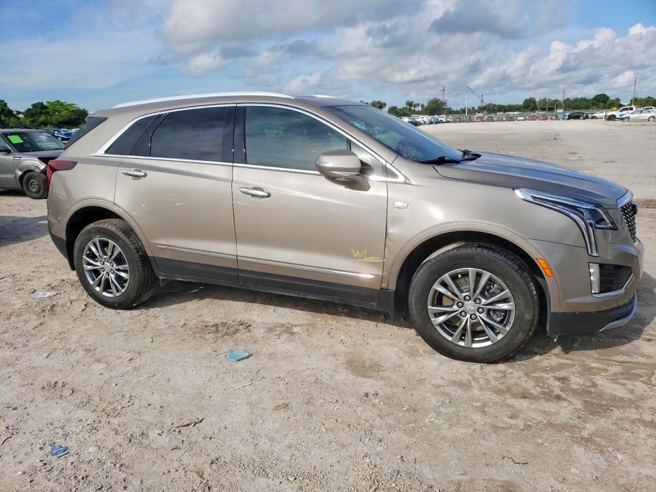 2022 CADILLAC XT5