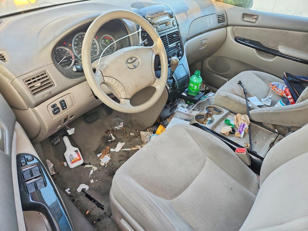 2005 TOYOTA SIENNA