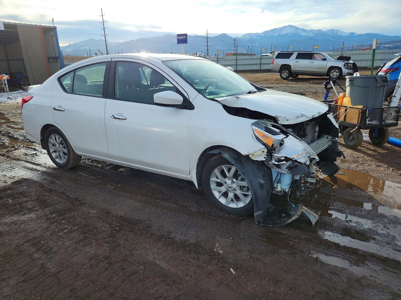 2015 NISSAN VERSA