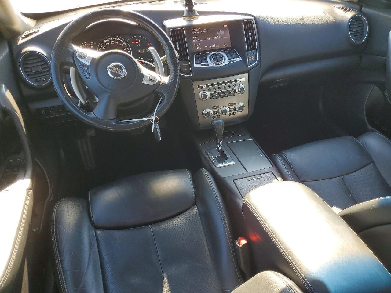 2014 NISSAN Maxima