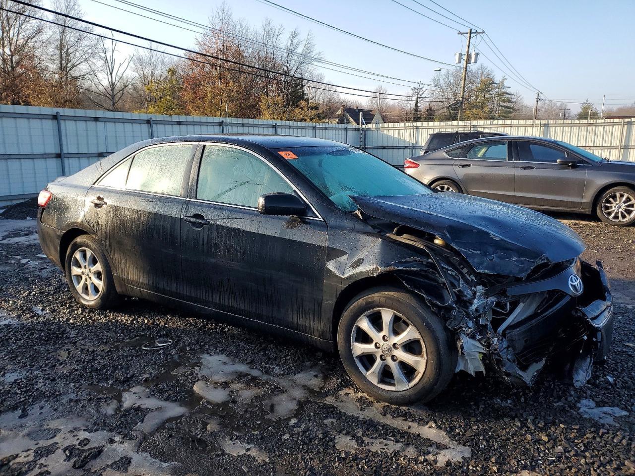 2011 TOYOTA CAMRY