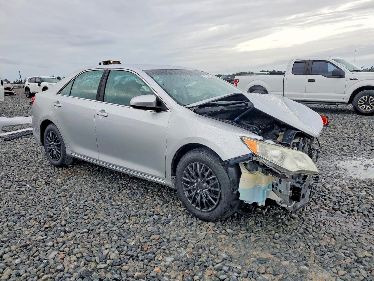 2014 TOYOTA CAMRY
