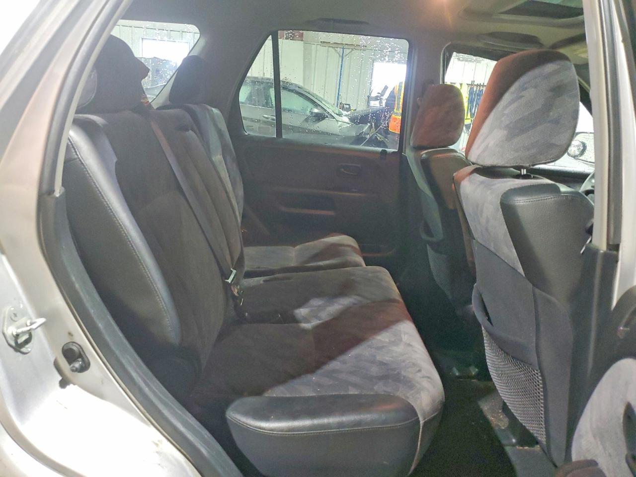 2004 HONDA CR-V