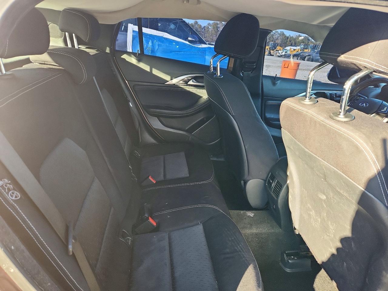 2017 INFINITI QX30