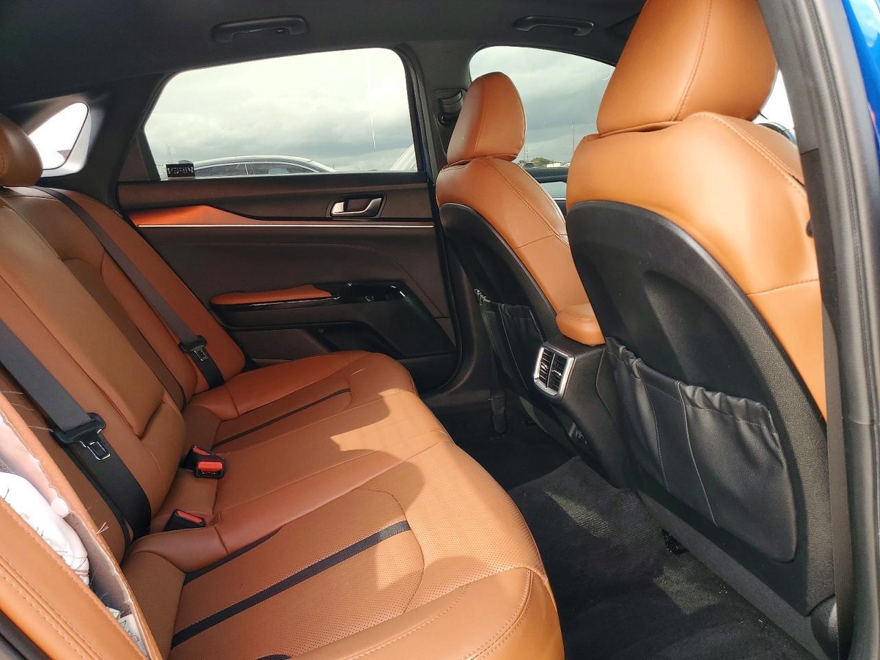 2022 KIA K5