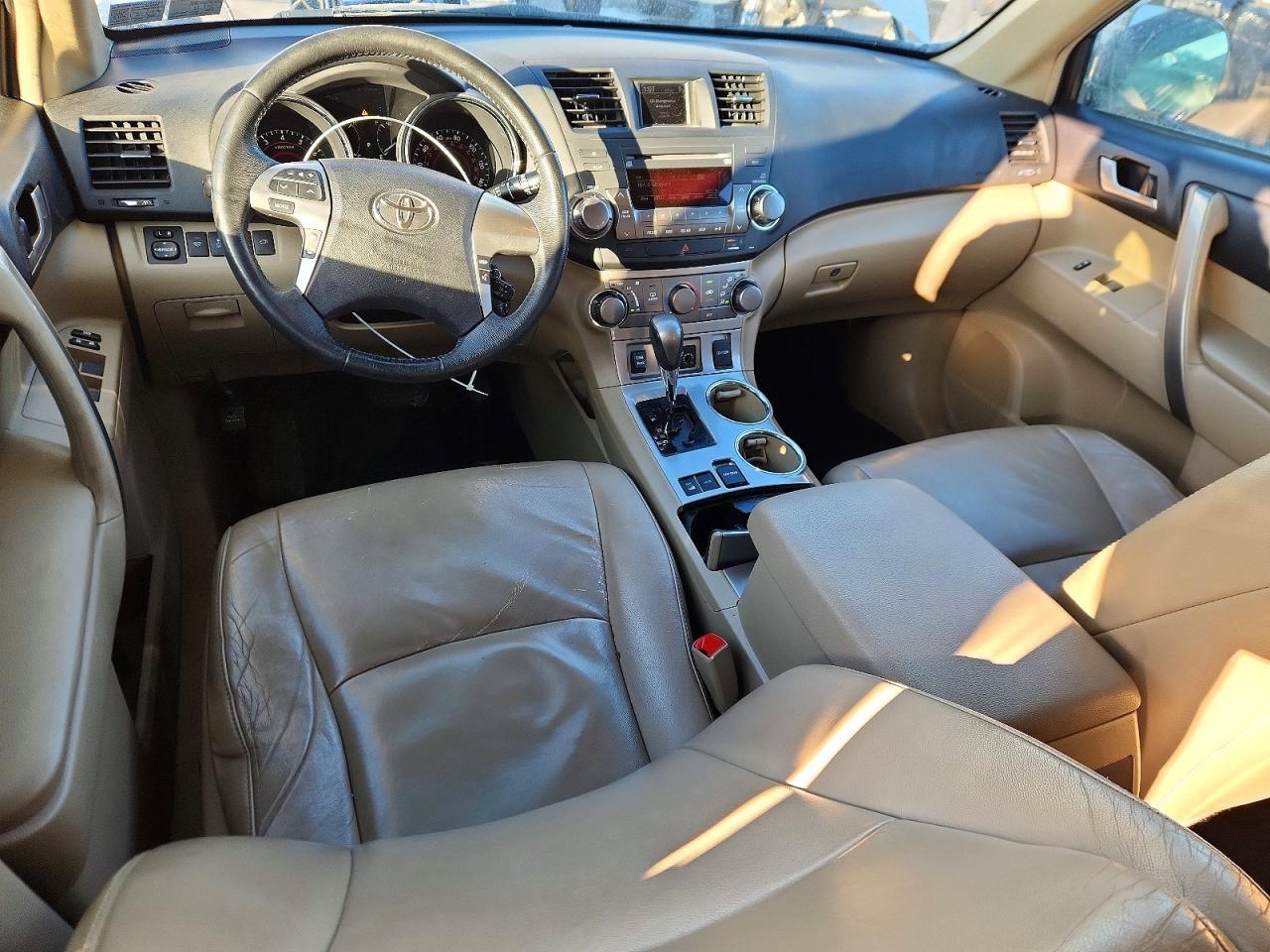 2012 TOYOTA HIGHLANDER