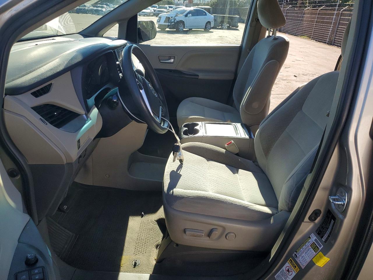 2016 TOYOTA SIENNA