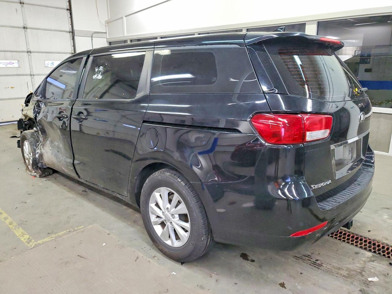 2015 KIA SEDONA