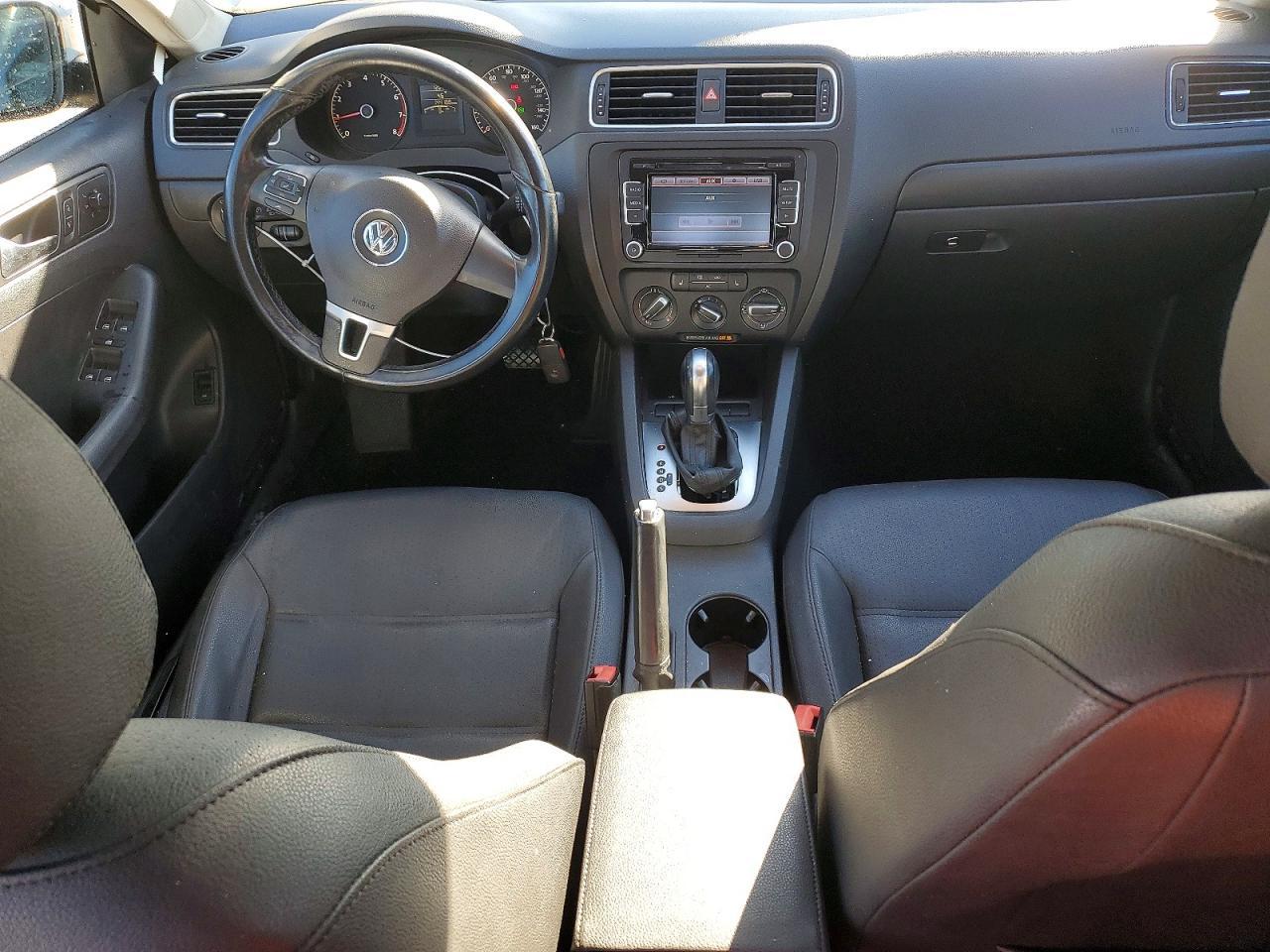 2011 VOLKSWAGEN JETTA