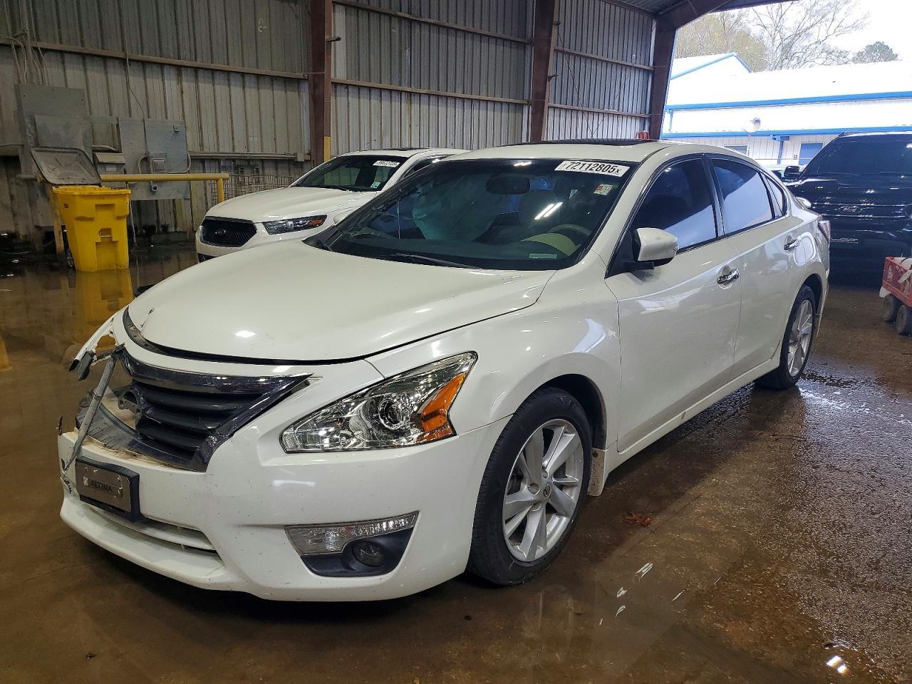 2015 NISSAN
