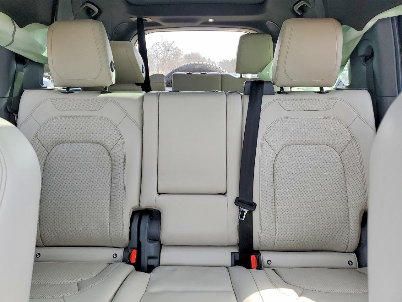 2023 LAND ROVER Defender