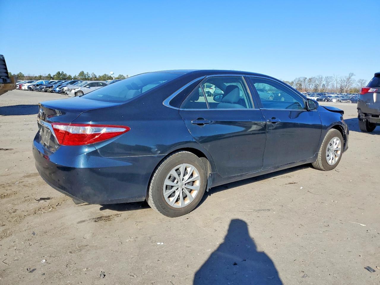2016 TOYOTA CAMRY